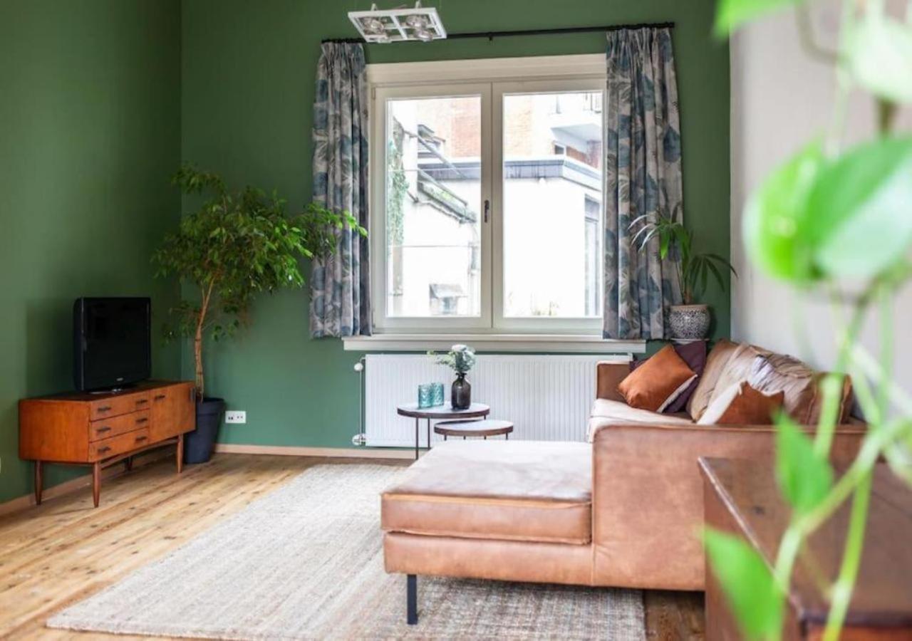 Huiselijke Triplex Op Het Zuid *